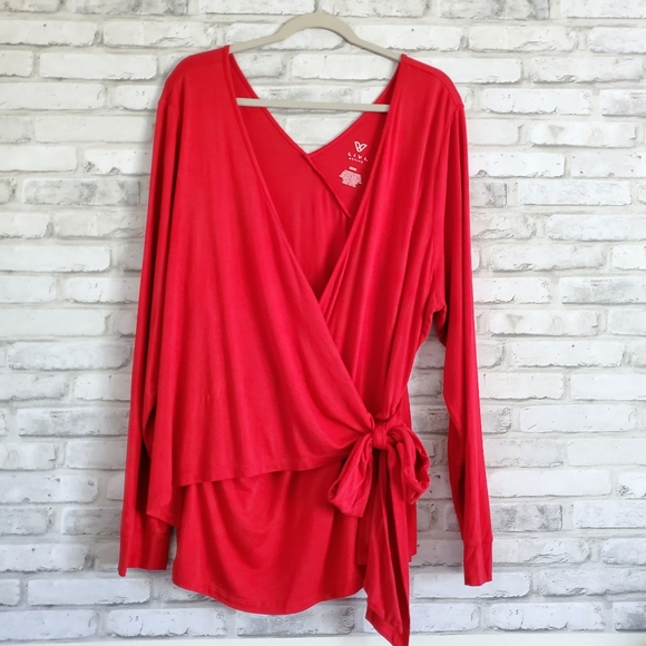 Livi by Lane Bryant Red Wrap Top - Picture 3 of 4